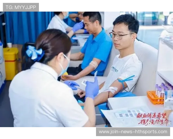 自由搏击选手赛后献血救助受伤对手,圈内致敬 自由搏击选手赛后献血救助受伤对手,圈内致敬