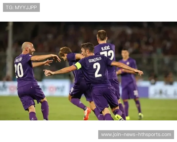 国际米兰高压逼抢形成压制,巴斯托尼补位干净 国际米兰高压逼抢形成压制,巴斯托尼补位干净